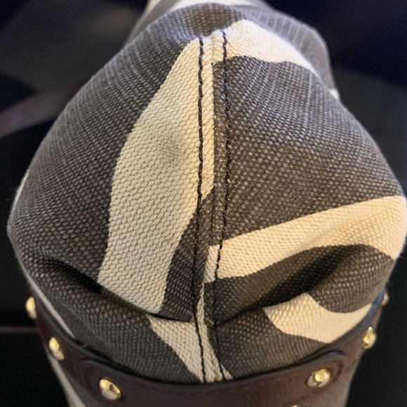 Michael Kors animal print zippered top tote - Picture 16 of 16